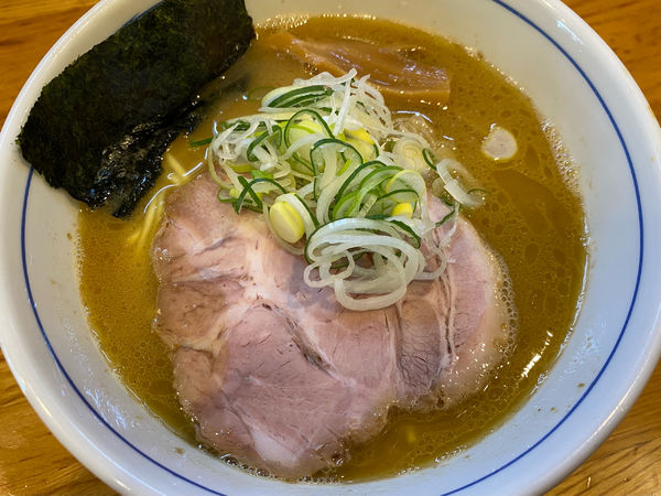 「らーめん」@麺屋はし本の写真