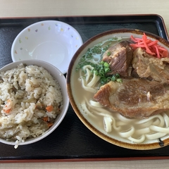 丸隆そばの画像