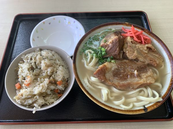 「元祖ソーキそば630+ジューシー160=790円」@丸隆そばの写真