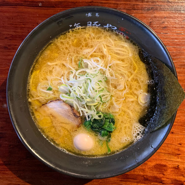 「ラーメン (650円) ちぢれ麺変更 (+40円)」@西新 海豚やの写真
