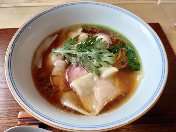「わんたん入り醤油らぁ麺 1350円」@Ramen FeeLの写真