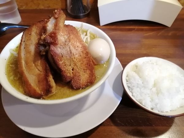 「男気カリー味玉のせ＋男気肉＋ライス」@まるはち 春日井店の写真