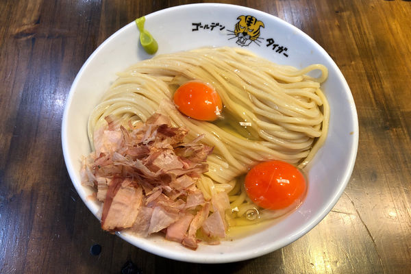「TKM(大)750円+生卵100円」@ゴールデンタイガーの写真