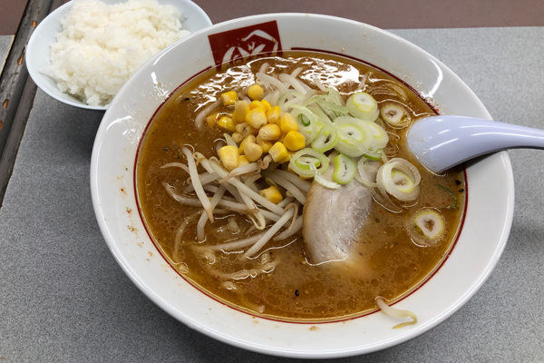 「味噌ラーメン650円(税抜)+ライス無料」@ラーメン ばんだい 嵐山店の写真