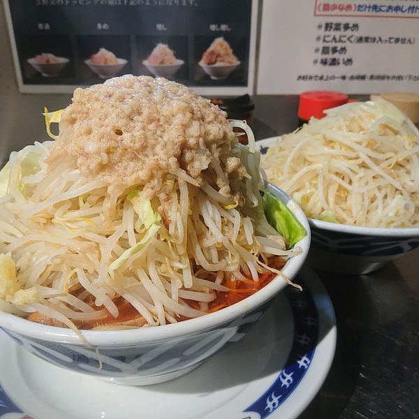 「辛らーめん820円、中盛100円」@ラーメン大 下高井戸店の写真