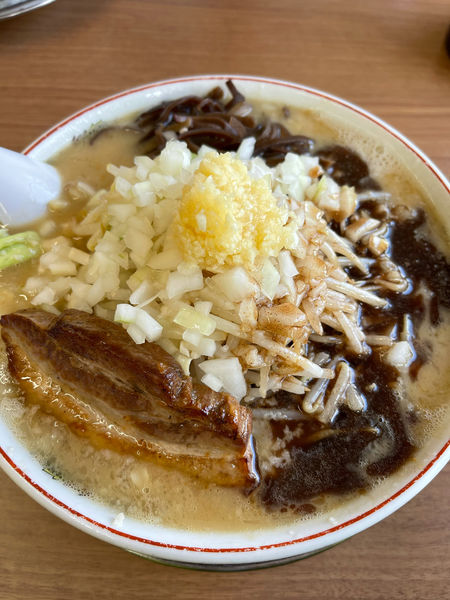 「黒子豚らぁめん」@がっつり食堂ドカメンの写真