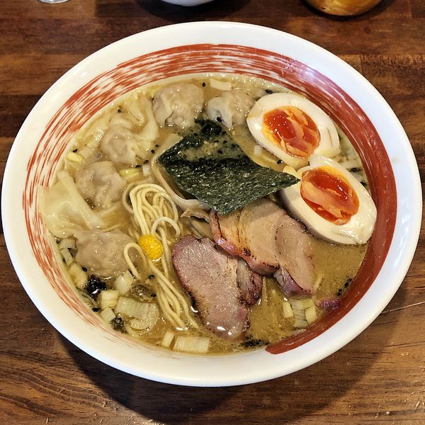 「味噌ワンタンメン+味玉」@麺屋 悠の写真