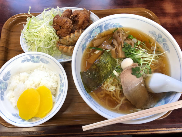 「ラーメンセット【840円】＊ランチタイム価格」@ラーメン日本一の写真