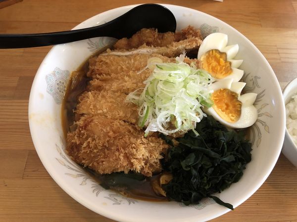 「ピリ辛カツラーメン」@いっぷく屋の写真