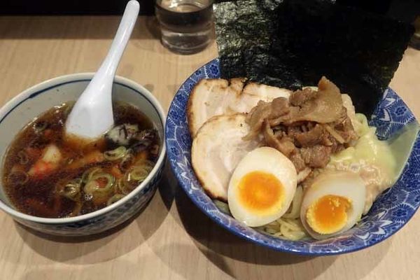 「特製つけ麺　950円」@肉厚わんたん麺と手作り焼売 ら麺亭 浅草支店の写真