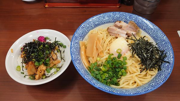 「まぜそば 650円 + ミニ焼き鳥丼 300円」@ちょっと美味しい中華食堂 大門の写真