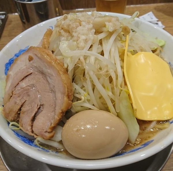 「豚玉ラーメン チーズ 全増し」@ジャンクガレッジ 狭山店の写真