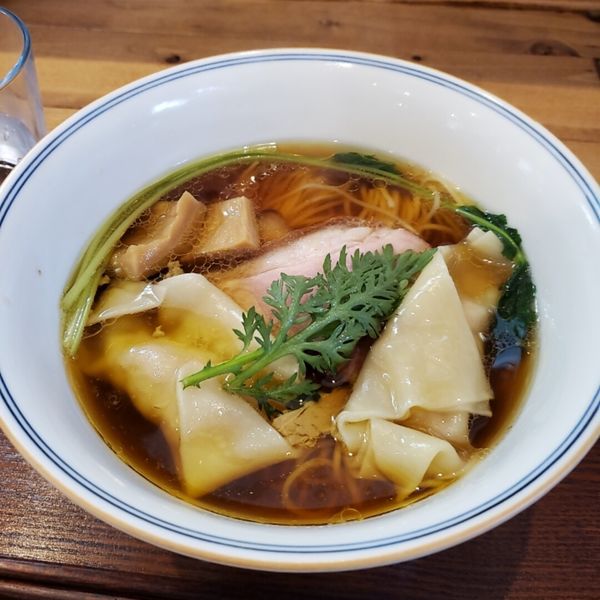 「わんたん入り醤油らぁ麺」@Ramen FeeLの写真