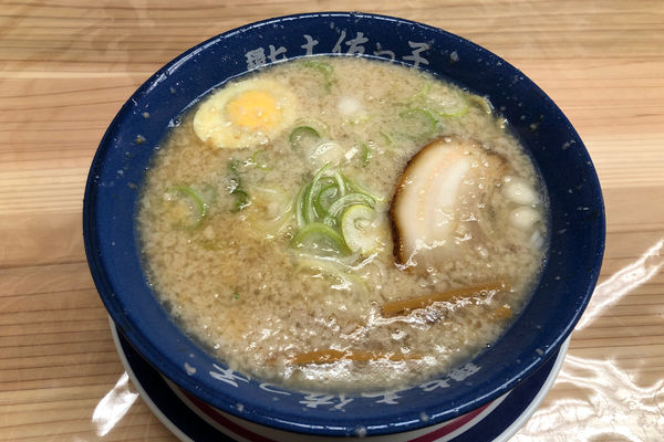 「ラーメン正油800円+大盛100円」@東京環七ラーメン じょっぱりの写真