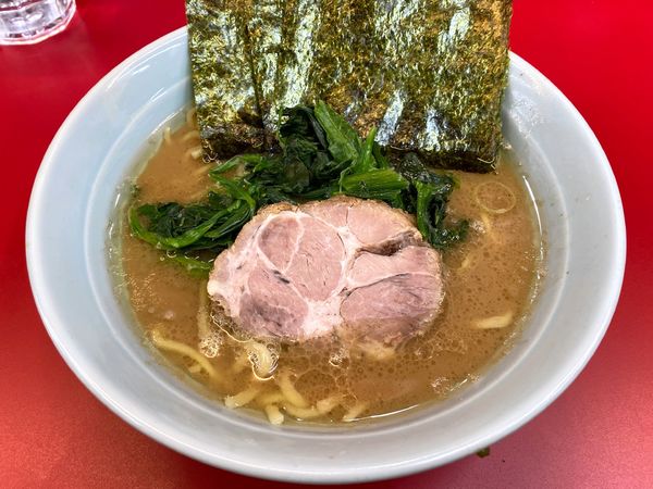 「らーめん 並 ６５０円 普通/普通/多め」@横浜ラーメン 武蔵家 大宮店の写真