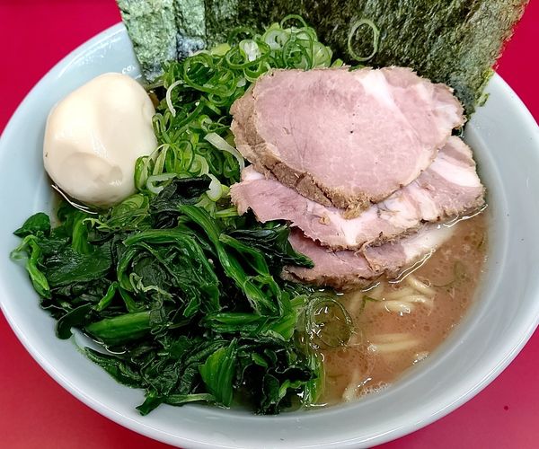 「特上ラーメン&九条ねぎ」@横浜ラーメン 武蔵家 大宮店の写真