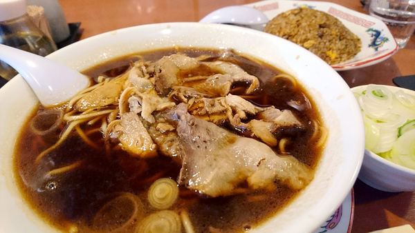 「【朝】中華そば（並）ヤキメシ1/2セット」@末廣ラーメン本舗 高田馬場分店の写真