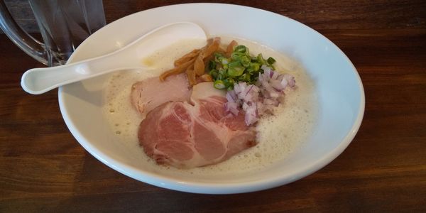 「濃厚鶏そば塩」@鳥長水産の写真