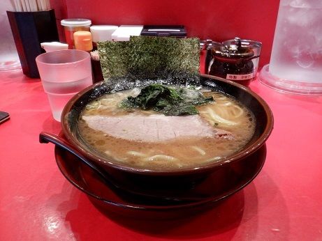 「ラーメン　並」@横浜家系らーめん 山崎家の写真