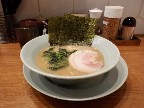 「レディースラーメン（ハーフラーメン）」@横浜家系ラーメン 銀家 横浜西口店の写真
