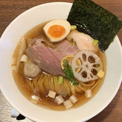 秋刀魚節醤油らあめん