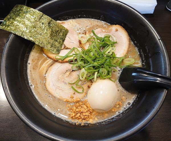 「味玉ラーメン(900円)」@ラーメンくれはの写真