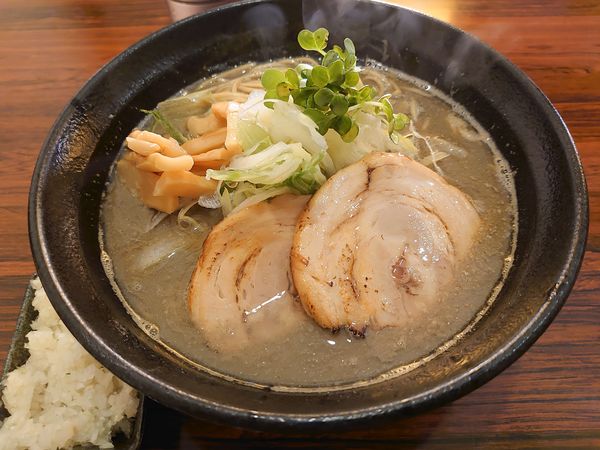 「メガ煮干しラーメン」@麺屋 ひな多の写真