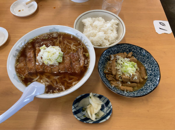 「パーコー麺大盛+もつ煮+ライス」@手打ラーメン祇園の写真