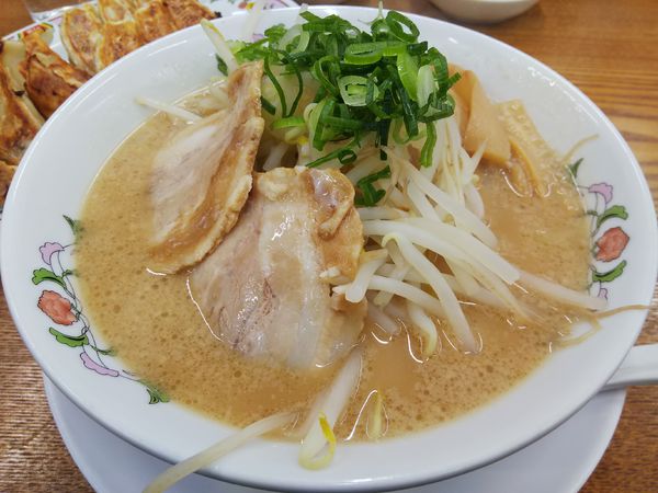 「餃子の王将ラーメン　＋餃子２人前（１人前無料：㋚券）」@餃子の王将 松本島内店の写真