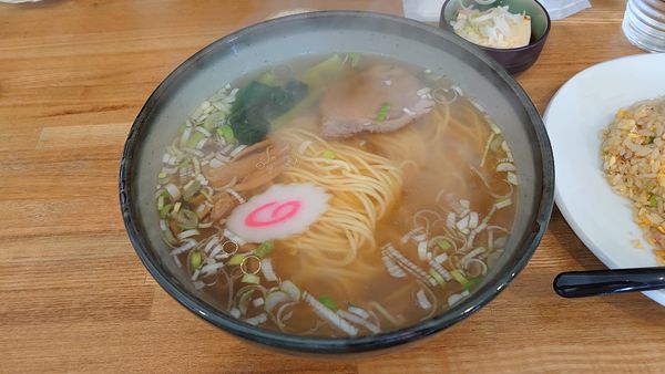 「ら～めん＆半チャーハンセット 990円」@広東家庭料理 おかむらの写真