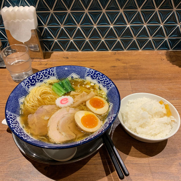 「特製中華そば＋ライス」@ハマカゼ拉麺店の写真