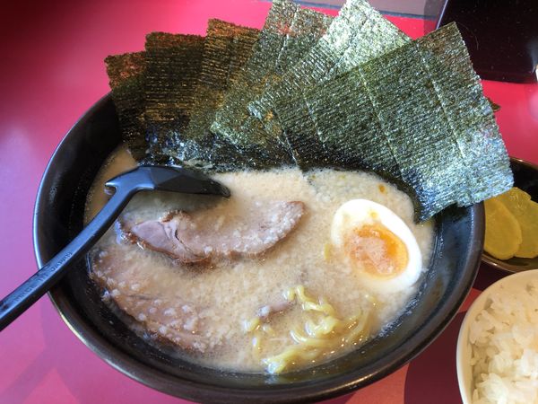 「とんこつラーメン（正油）」@らーめん・ぎょうざ 福助の写真