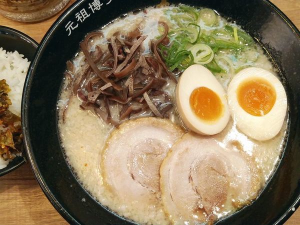 「味玉ラーメン＋ライスセット」@元祖博多中州屋台ラーメン 一竜 御茶ノ水北口店の写真