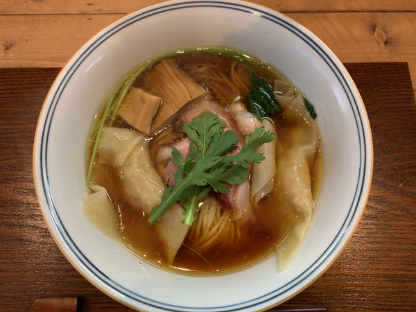 「わんたん入り醤油らぁ麺1350円」@Ramen FeeLの写真