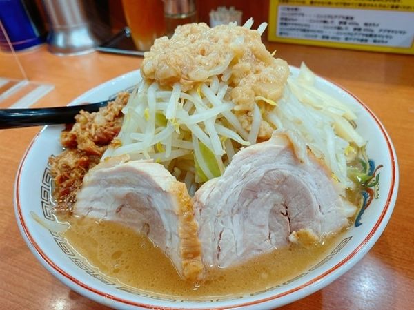 「小ラーメン&肉かす」@ラーメン豚山 大塚店の写真