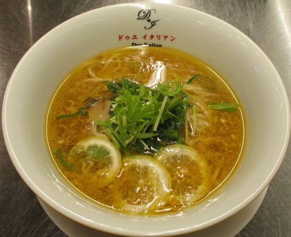 「レモンらぁ麺　980円」@らぁ麺 ドゥエ イタリアン 東急プラザ渋谷の写真