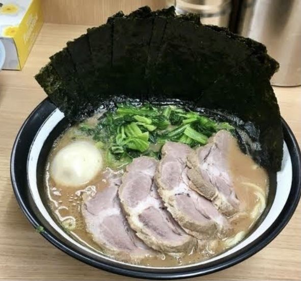「特別ラーメン大カタメ濃いめ多め」@横浜ラーメン 武蔵家 日吉店の写真