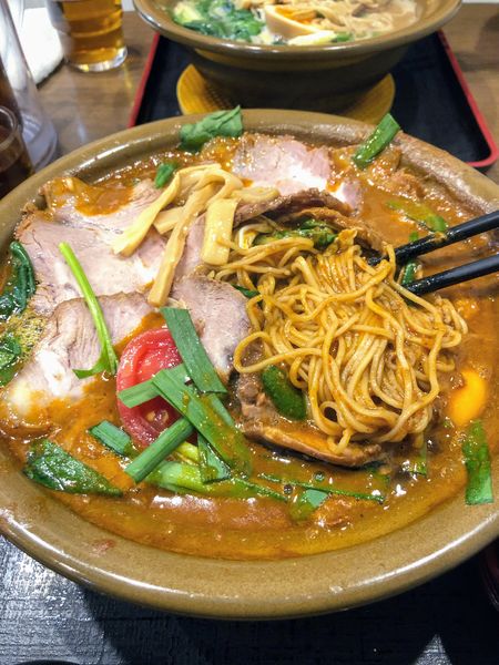 「もつ煮カレーラーメン960　チャーシュー大盛310」@ラーメン猪太の写真