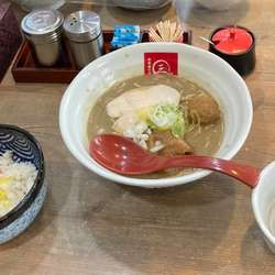 濃厚煮干ラーメン