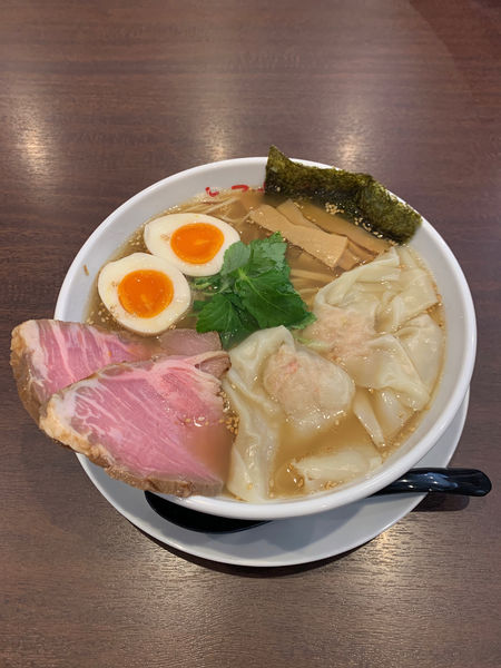 「カニしょっつるそばワンタン添え」@カニらーめん よこ歩きの写真