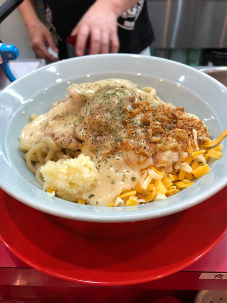 「汁なしシュクメルリ【限定】」@自家製麺 酉の写真