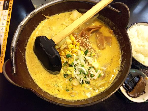 「牛乳みそカレー+小ライスなど 830+α円(税別)」@なべらーめん たぬき亭 本店の写真