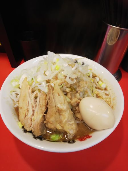 「ラーメン B玉 ヤサイ、アブラ、ネギ多め、ニンニク少し」@豚ラーメン 板橋駅前店の写真