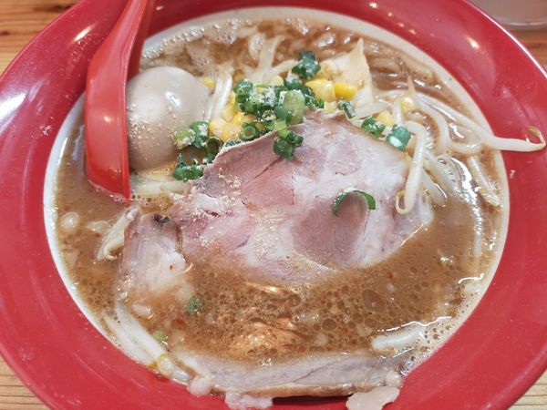 「海老味噌ラーメン」@手打ち極太麺 ジョニーの味噌の写真