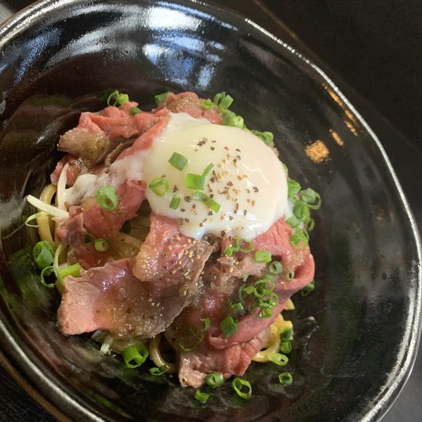 「ローストビーフ　油そば」@麺’s BAR 〆一の写真