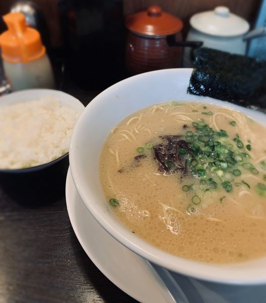 「らーめん（バリかた￥650）＋小ごはん（￥100）」@一心の写真