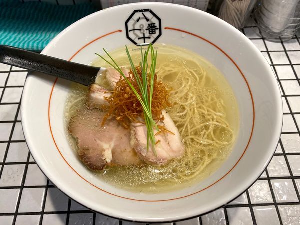 「うま味塩そば【細麺】８００円」@81番の写真