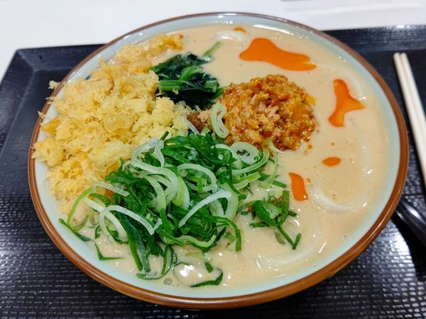 「うま辛担々うどん(並盛)670円」@丸亀製麺 イーサイト高崎店の写真