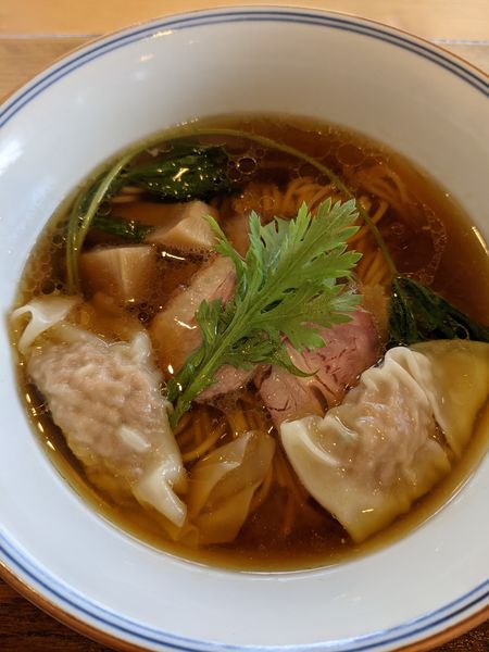 「わんたん入り醤油らぁ麺」@Ramen FeeLの写真