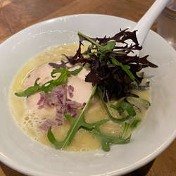 鶏骨白湯塩らぁ麺